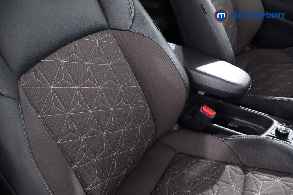 Used Toyota Yaris Cross 2024 for sale - 77916759: Photo 32