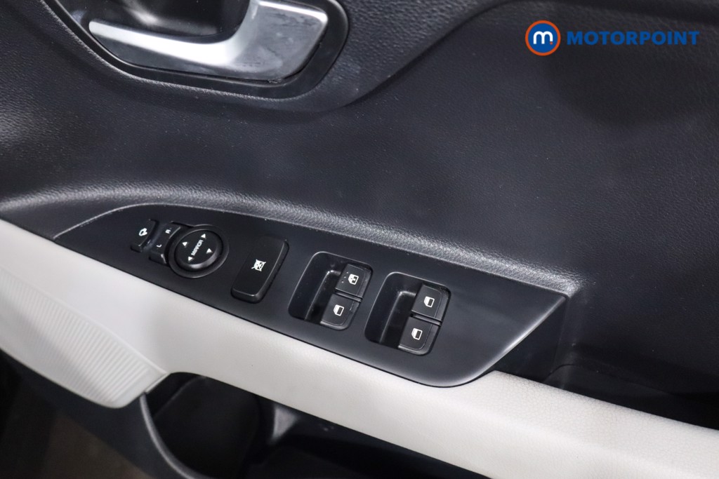 Used Kia Stonic 2019 for sale - 76792615: Photo 33