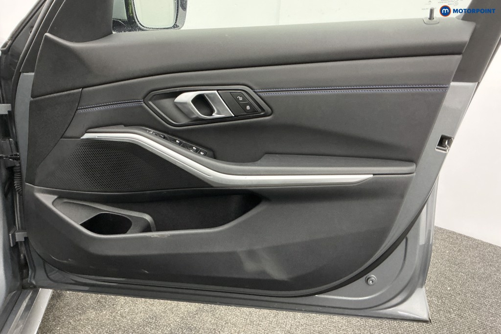 Used BMW 3 Series 2024 for sale - 77286556: Photo 35