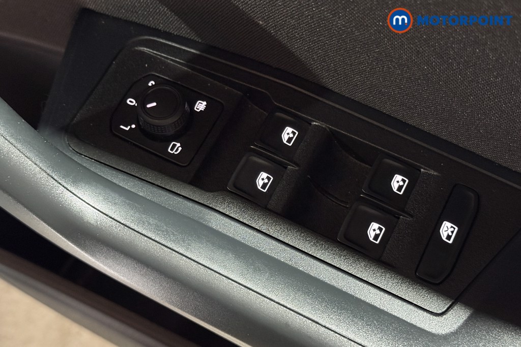 Used Volkswagen T-Roc 2024 for sale - 76933668: Photo 25