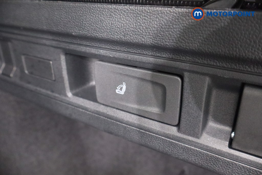 Used Volkswagen Passat 2025 for sale - 77211230: Photo 44