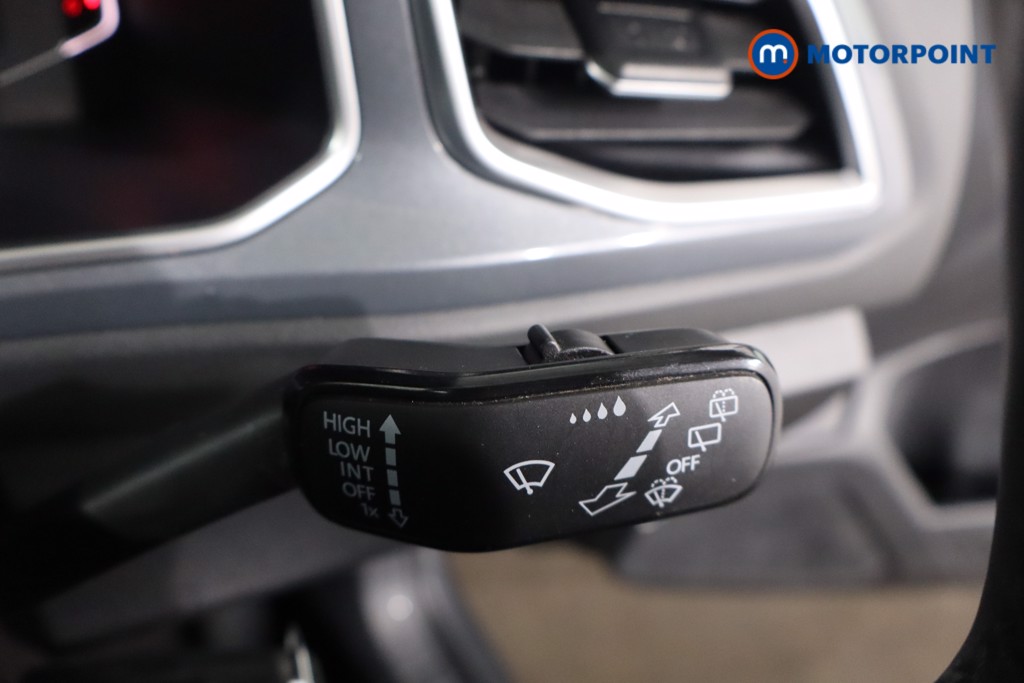 Used Volkswagen T-Roc 2023 for sale - 77653944: Photo 27