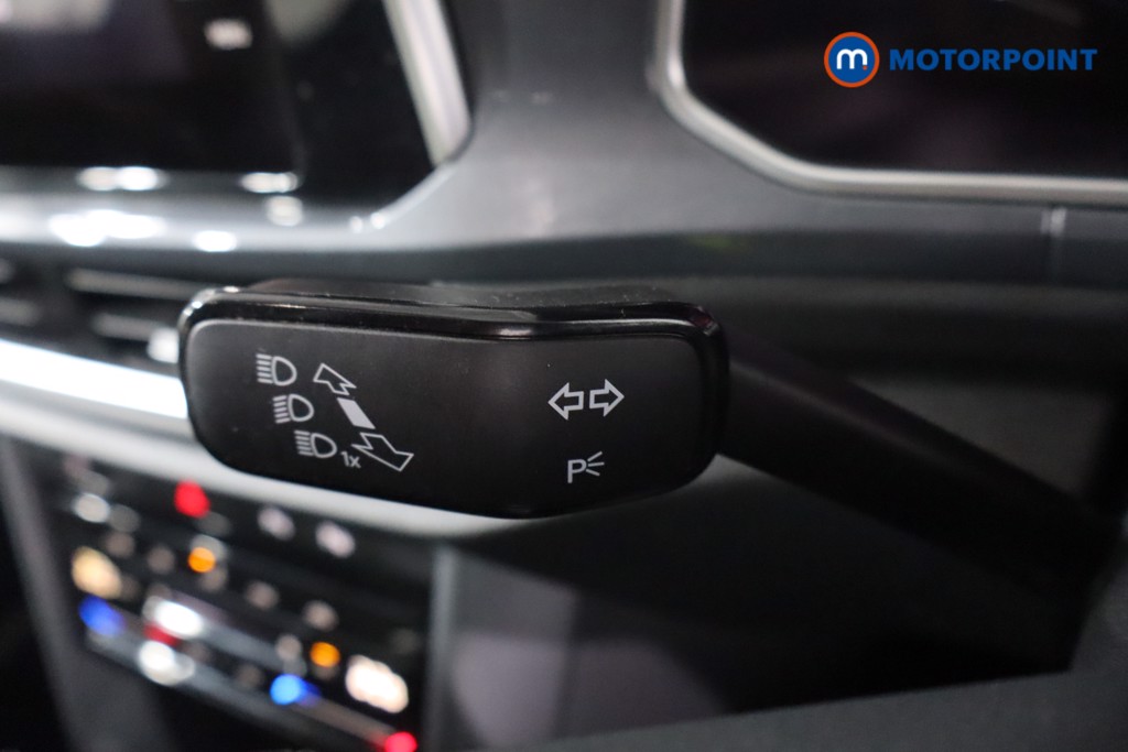 Used Volkswagen T-Roc 2023 for sale - 77653944: Photo 28