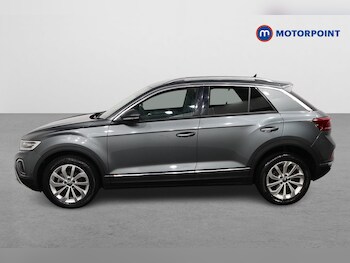 Used Volkswagen T-Roc 2023 for sale - 77653944: Photo