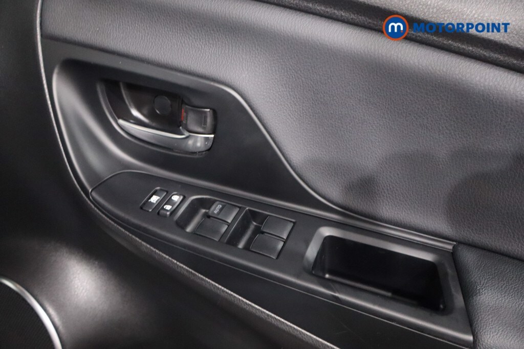 Used Toyota Yaris 2019 for sale - 77872793: Photo 31