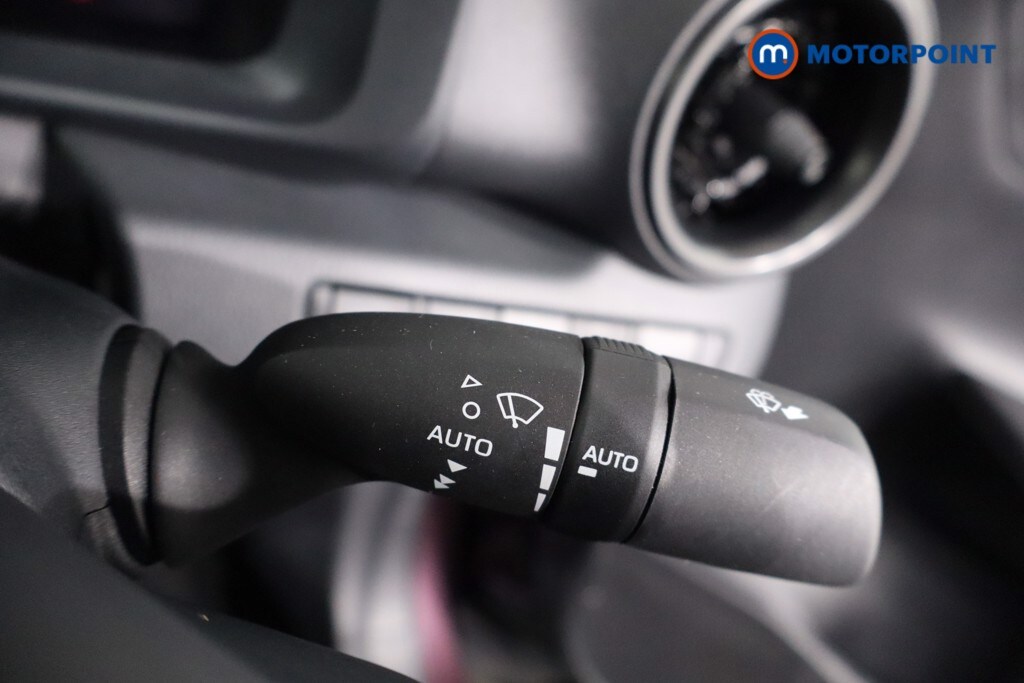 Used Toyota C-HR 2024 for sale - 78012108: Photo 23