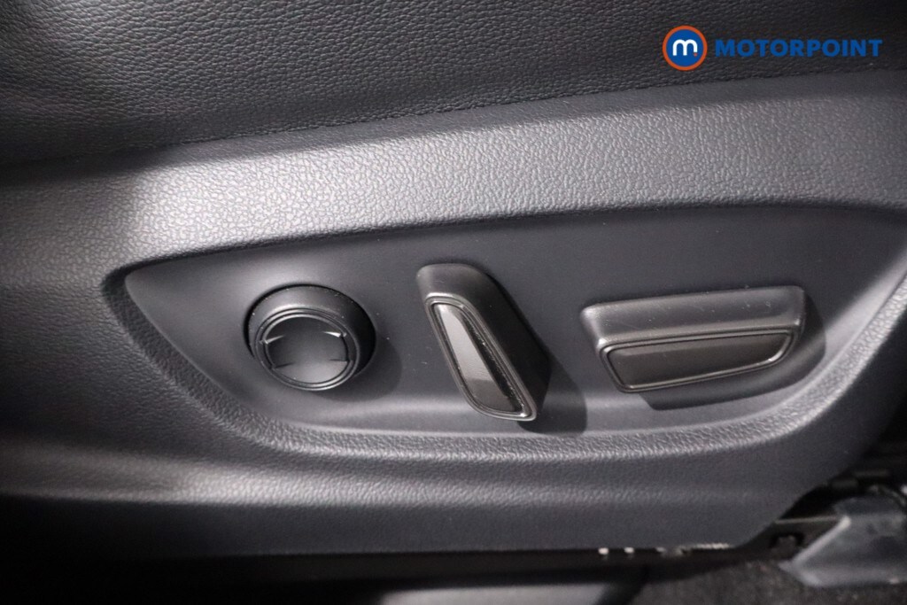 Used Toyota C-HR 2024 for sale - 78012108: Photo 32