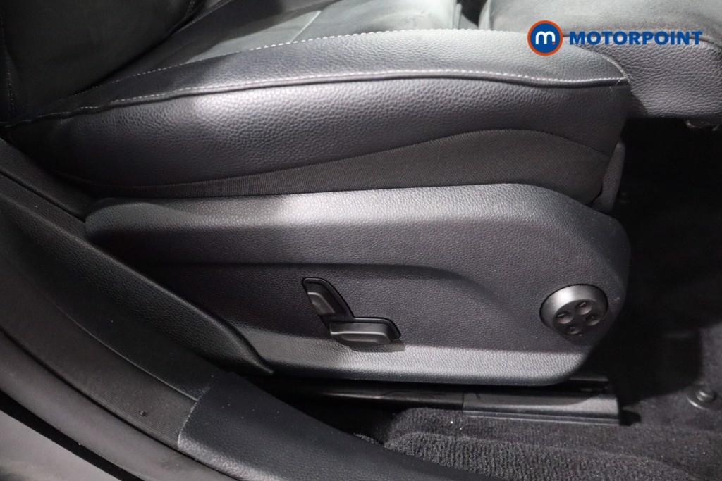 Used Mercedes-Benz E Class 2020 for sale - 76278949: Photo 32