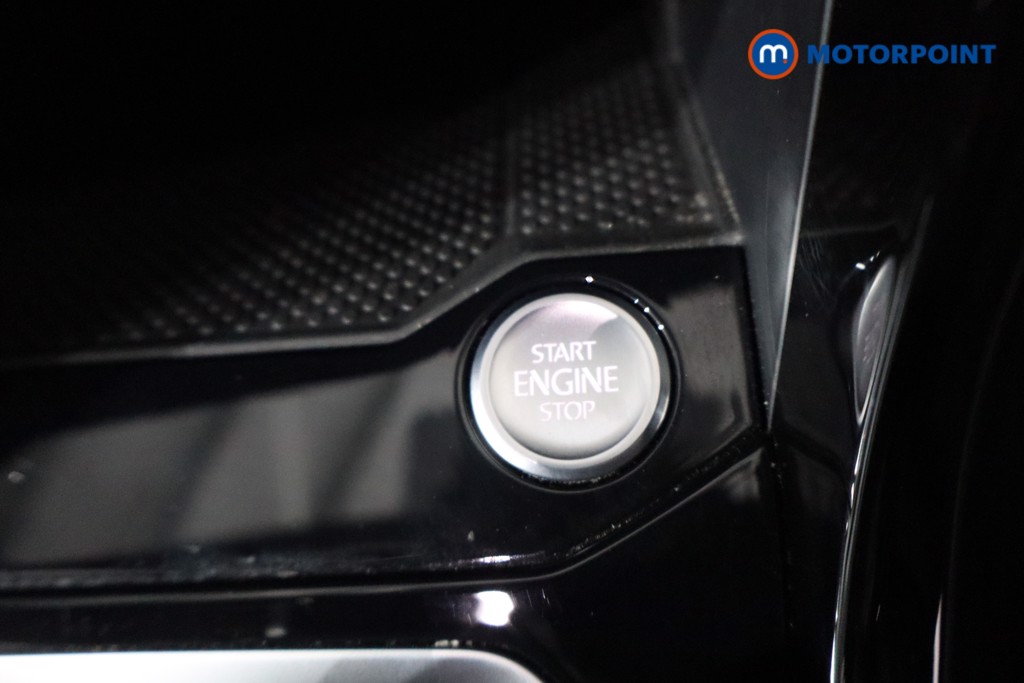 Used Volkswagen T-Roc for sale - 77168206: Photo 29