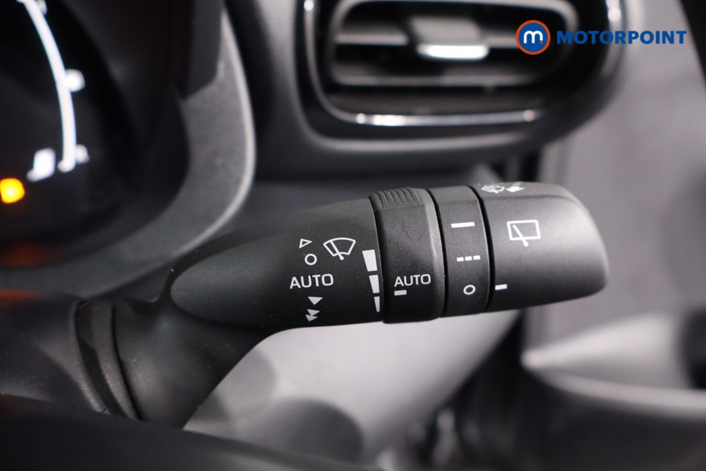 Used Toyota Yaris 2024 for sale - 77297754: Photo 23