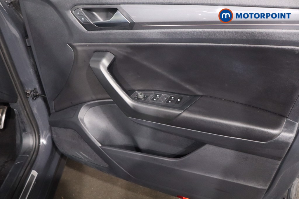 Used Volkswagen T-Roc for sale - 77168251: Photo 32