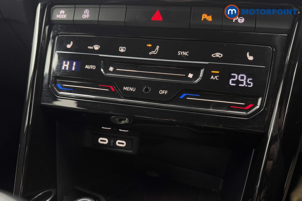 Used Volkswagen T-Roc 2023 for sale - 77404060: Photo 19