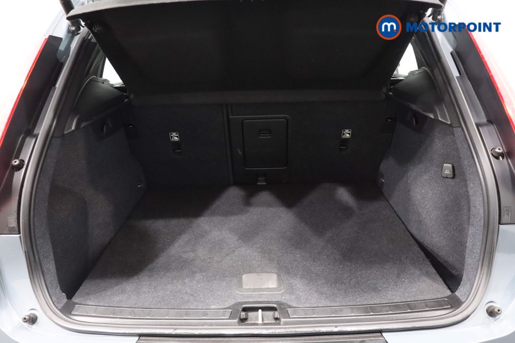 Used Volvo XC40 2022 for sale - 76782596: Photo 45