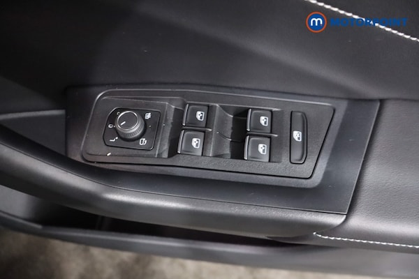 Used Volkswagen T-Roc 2024 for sale - 75510458: Photo 31