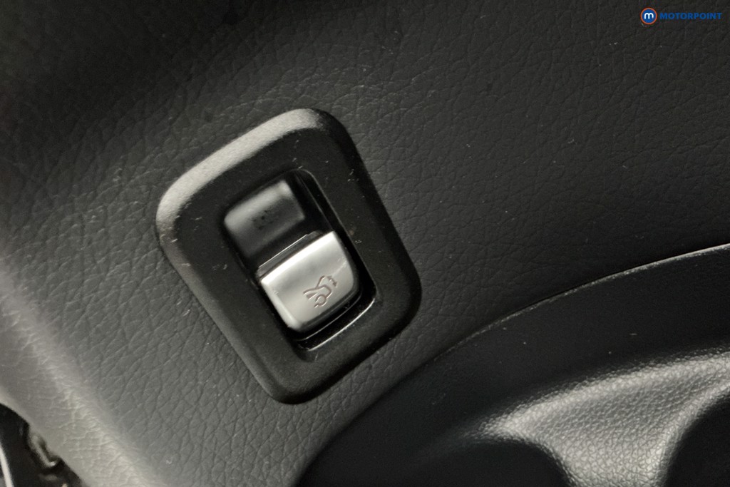 Used Mercedes-Benz EQC 2023 for sale - 77136506: Photo 32