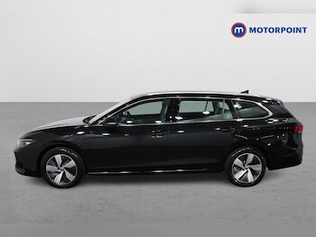 Used Volkswagen Passat 2025 for sale - 75692621: Photo