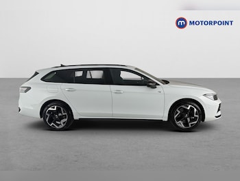 Used Volkswagen Passat 2025 for sale - 79549005: Photo