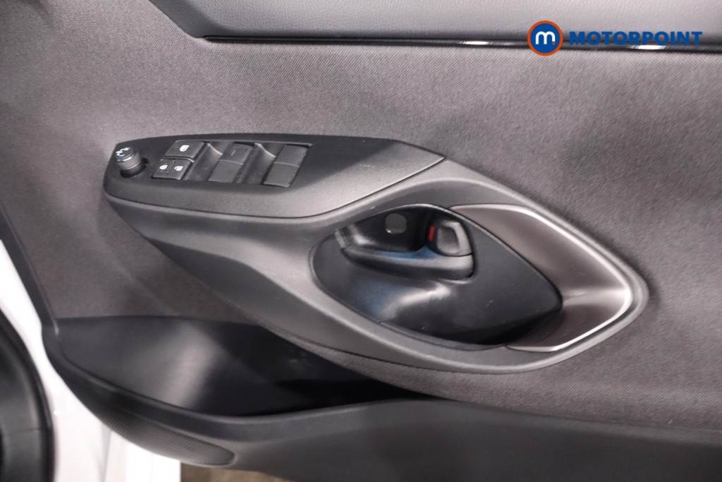 Used Toyota Yaris 2023 for sale - 76653661: Photo 32