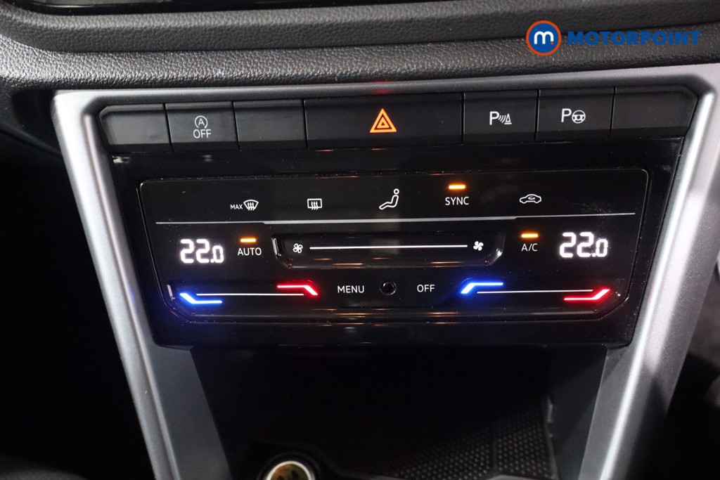 Used Volkswagen T-Roc 2023 for sale - 76638260: Photo 16