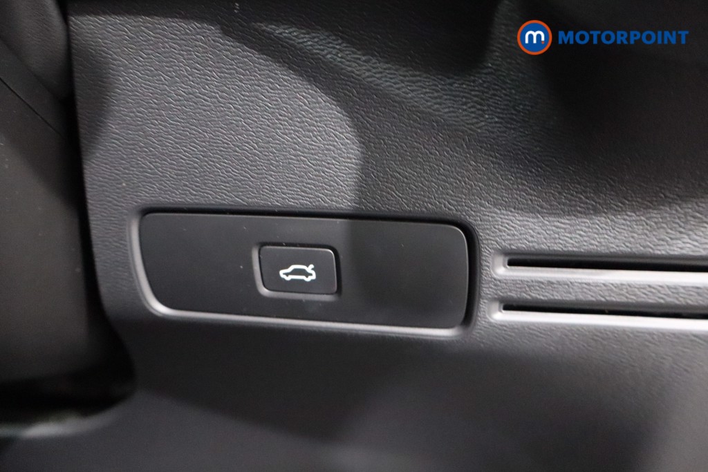 Used Volvo XC40 2022 for sale - 76332949: Photo 29