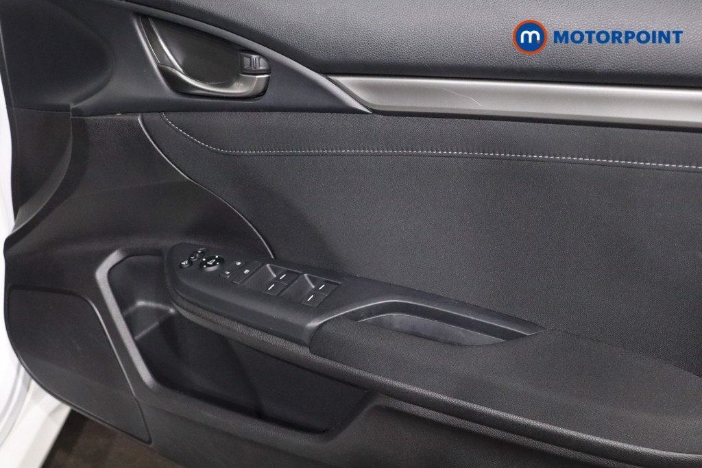 Used Honda Civic 2018 for sale - 76777565: Photo 31