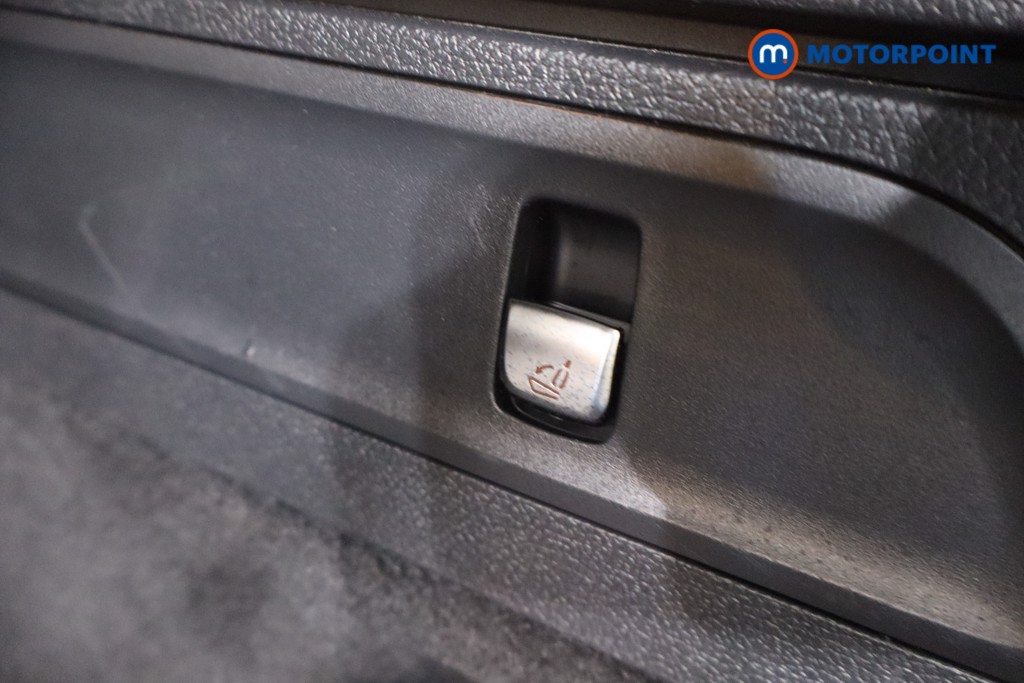 Used Mercedes-Benz GLC 2020 for sale - 76332878: Photo 48