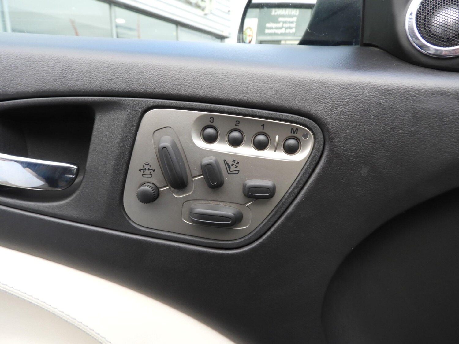 Used Jaguar XKR for sale - 77497060: Photo 21