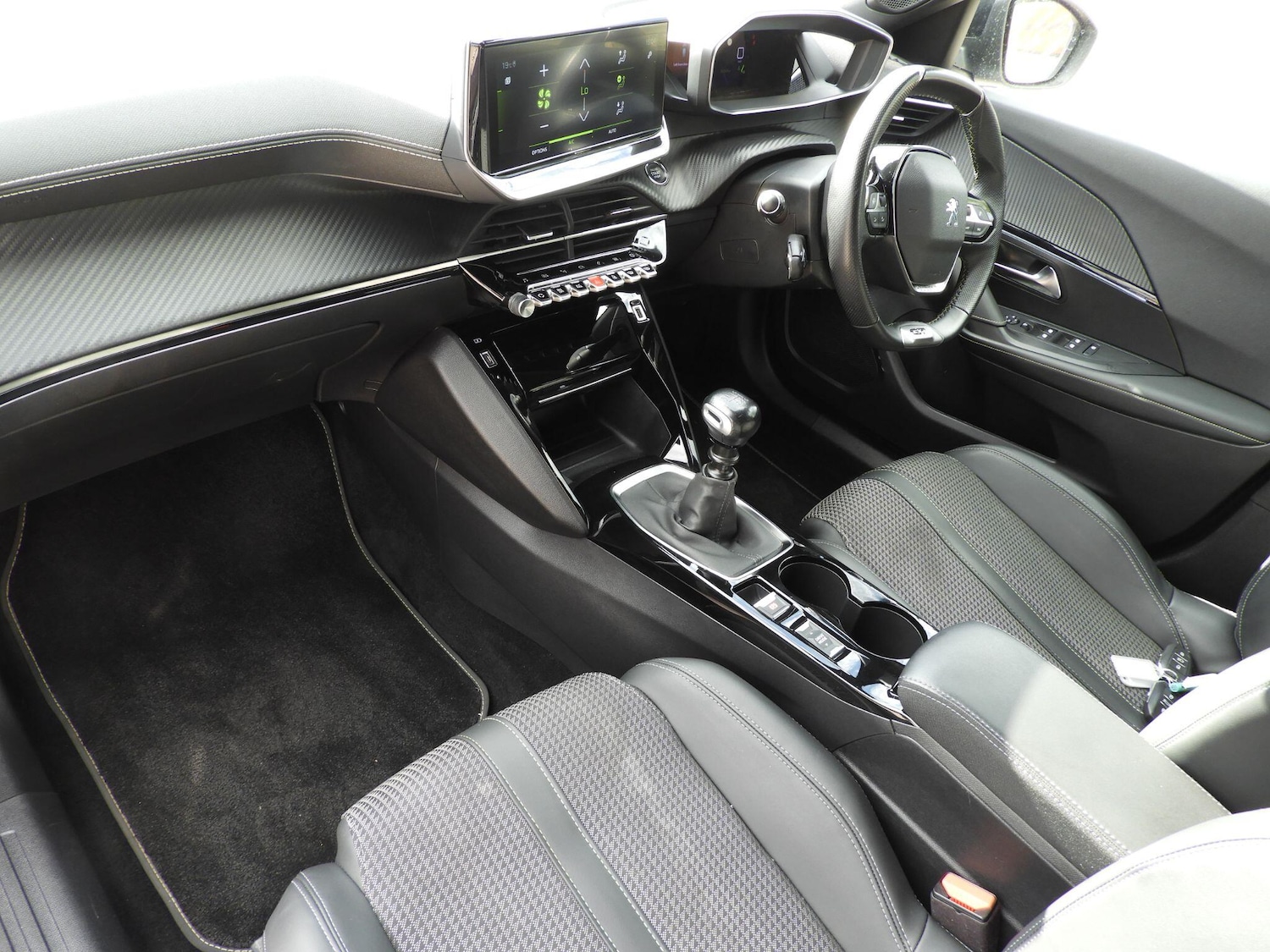 Used Peugeot 2008 2023 for sale - 76989215: Photo 13