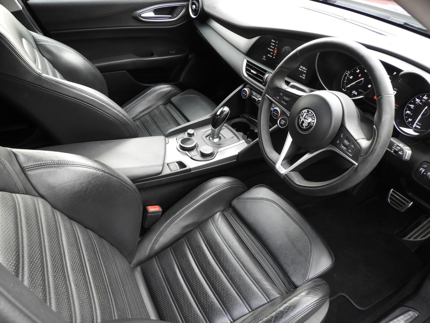 Used Alfa Romeo Giulia 2017 for sale - 77202620: Photo 11