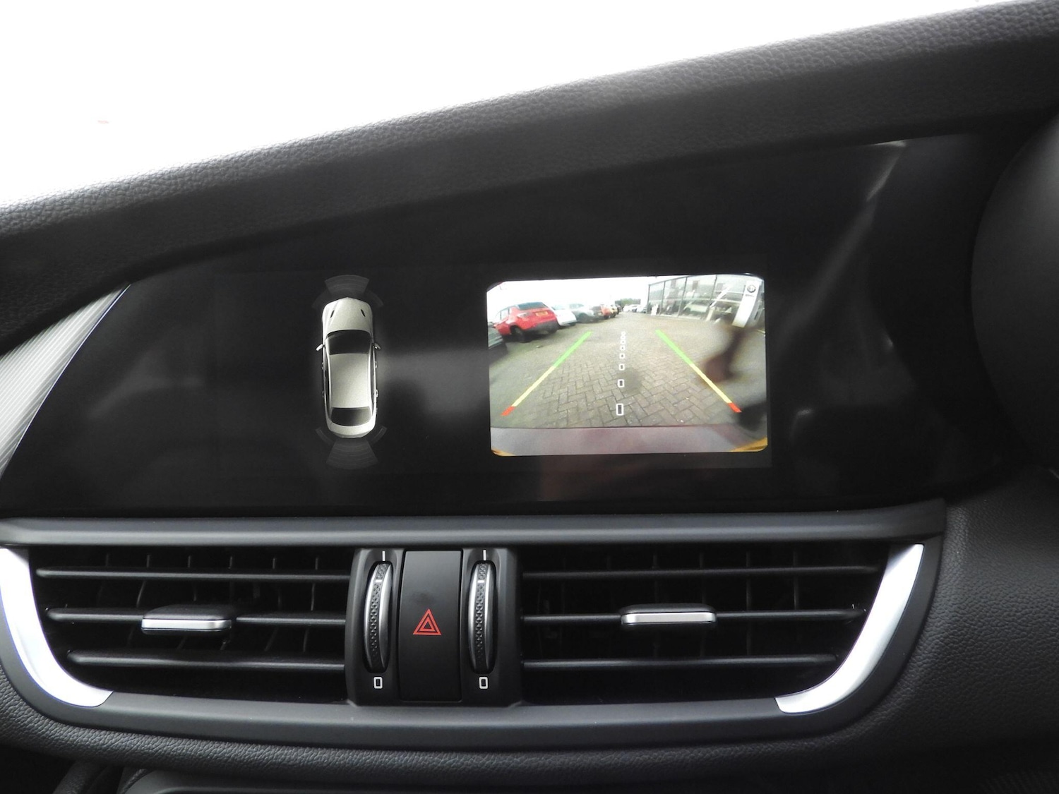 Used Alfa Romeo Giulia 2017 for sale - 77202620: Photo 18