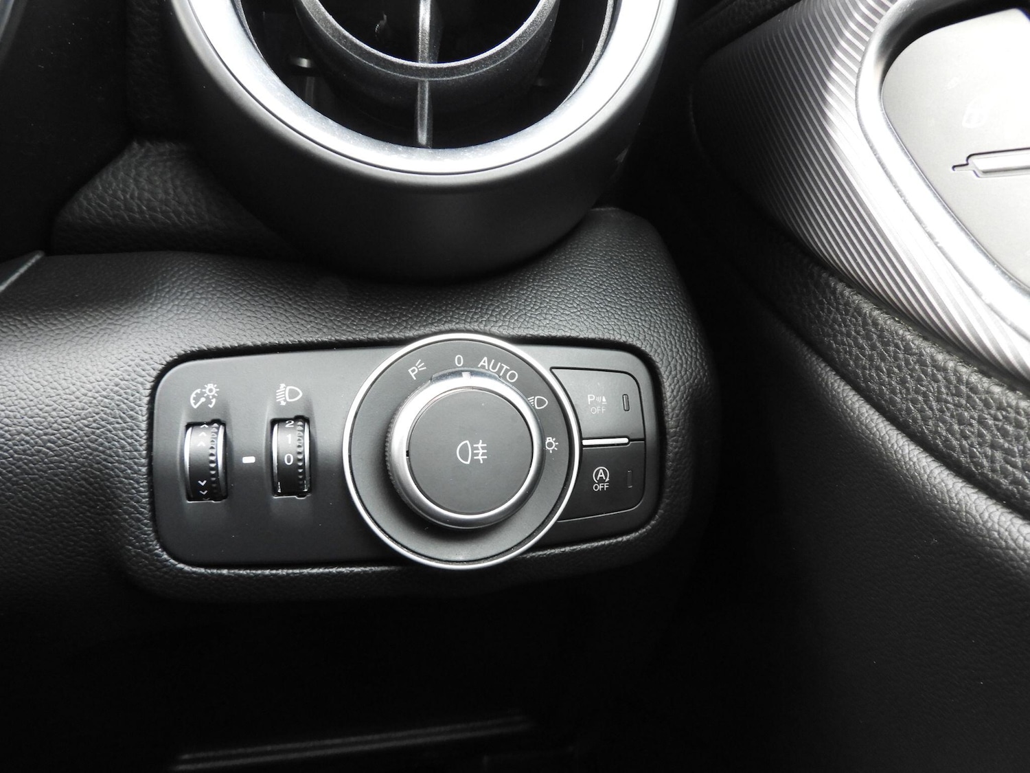 Used Alfa Romeo Giulia 2017 for sale - 77202620: Photo 22