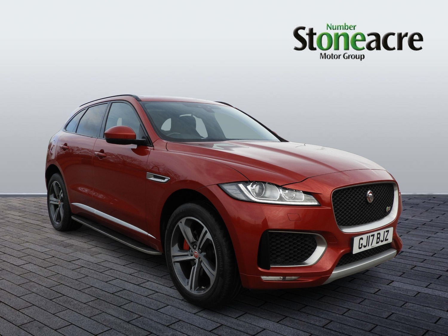 Used Jaguar F-Pace 2017 for sale - 76866558: Photo 1
