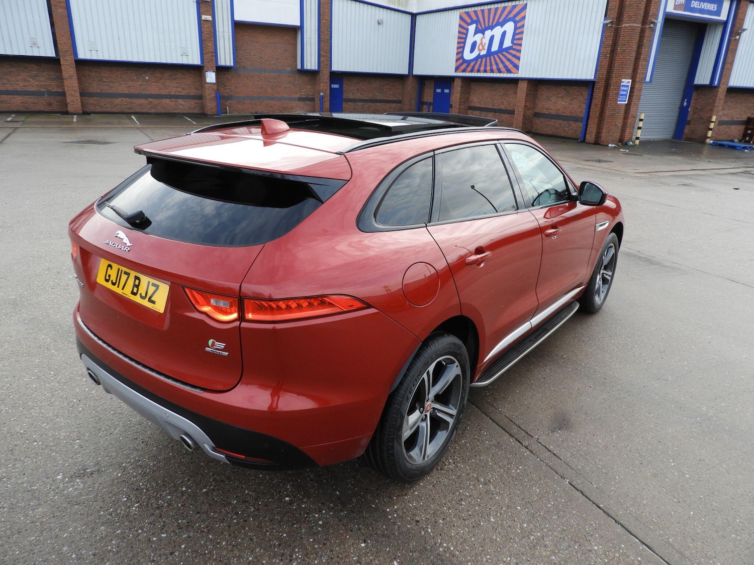 Used Jaguar F-Pace 2017 for sale - 76866558: Photo 33