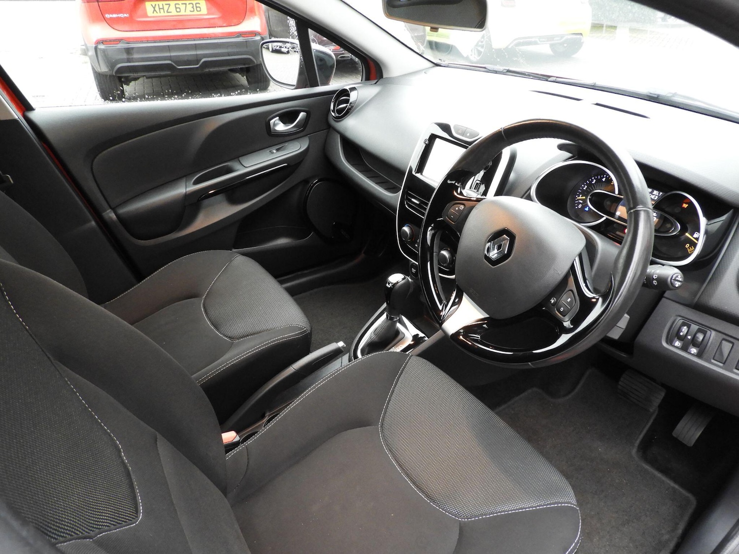 Used Renault Clio 2016 for sale - 76990647: Photo 10