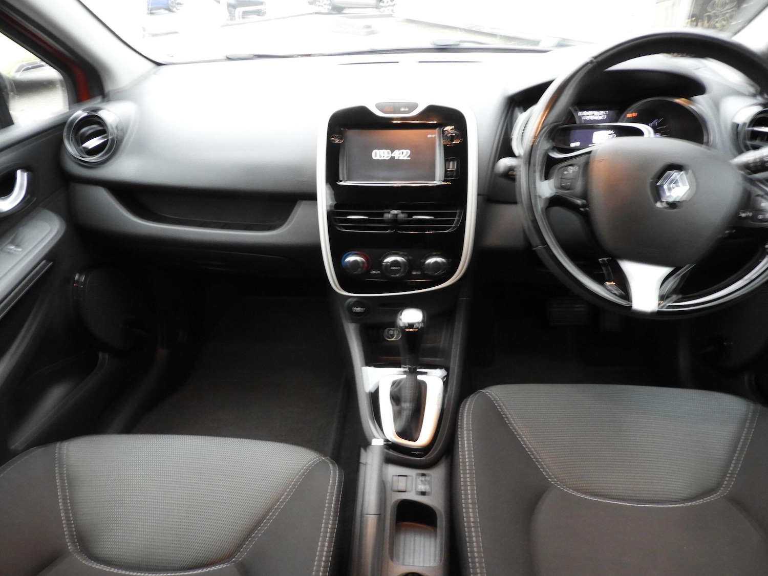 Used Renault Clio 2016 for sale - 76990647: Photo 11