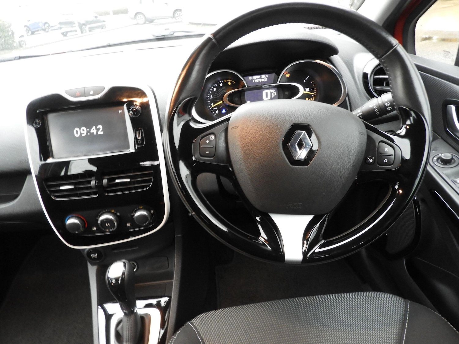 Used Renault Clio 2016 for sale - 76990647: Photo 13