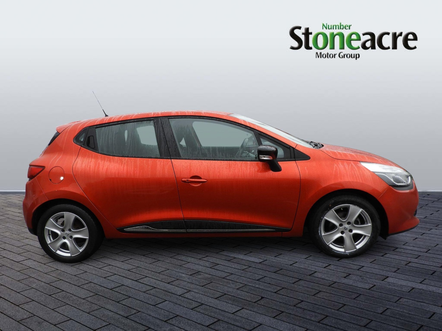 Used Renault Clio 2016 for sale - 76990647: Photo 2