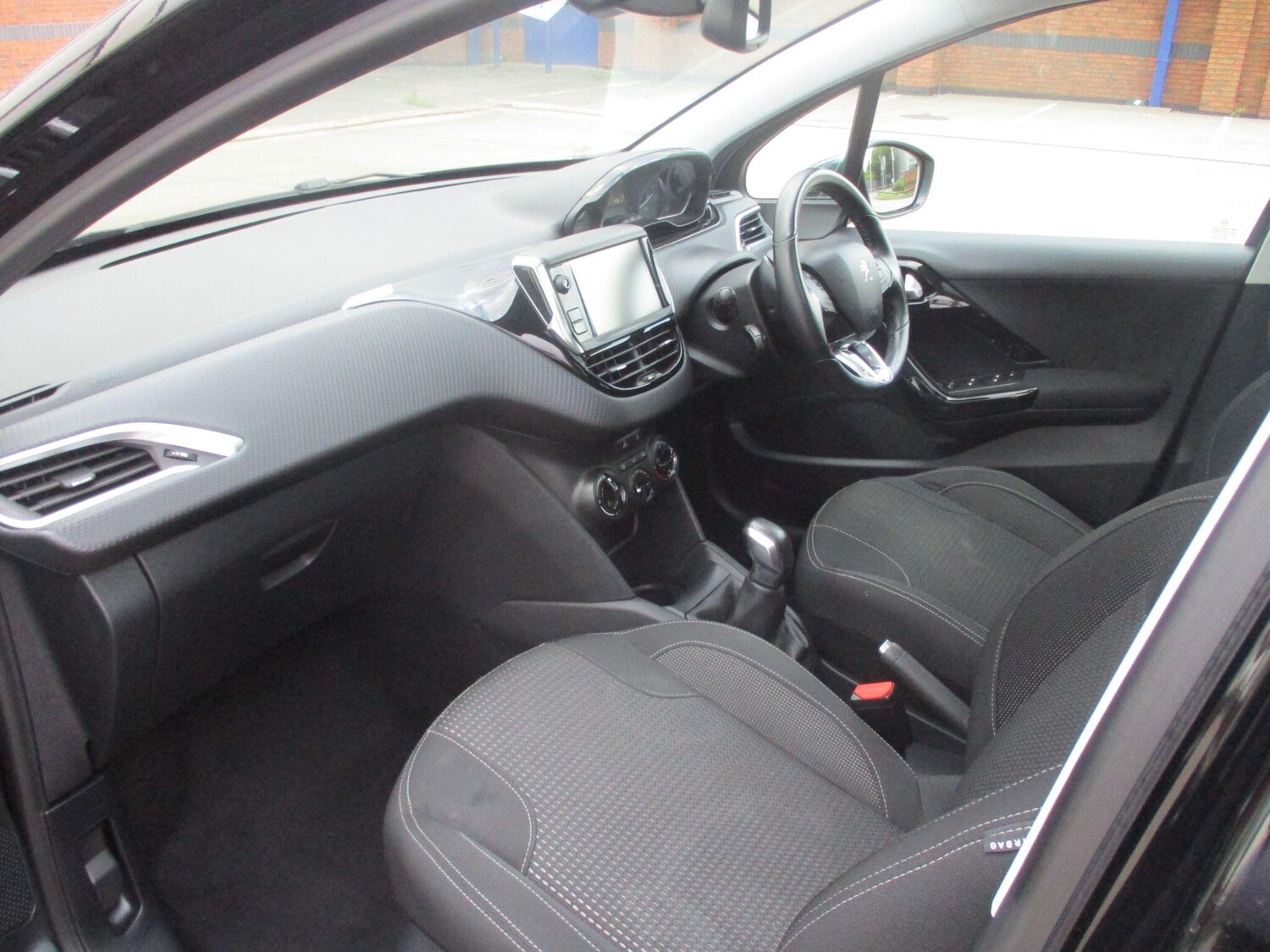 Used Peugeot 208 2018 for sale - 76213866: Photo 13