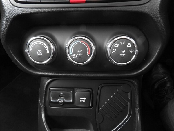 Used Jeep Renegade 2018 for sale - 76239125: Photo 20