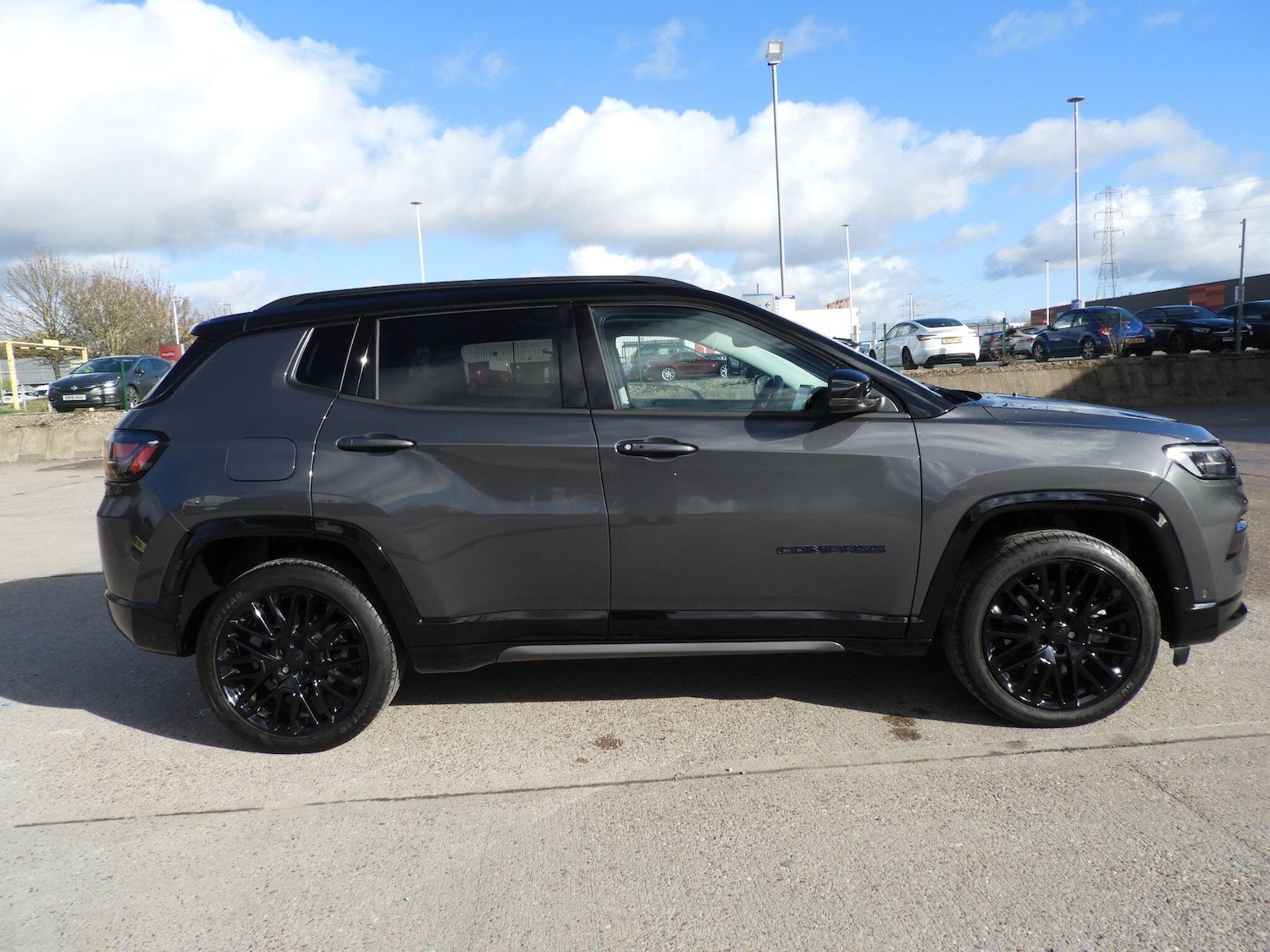 Used Jeep Compass 2024 for sale - 76446692: Photo 2
