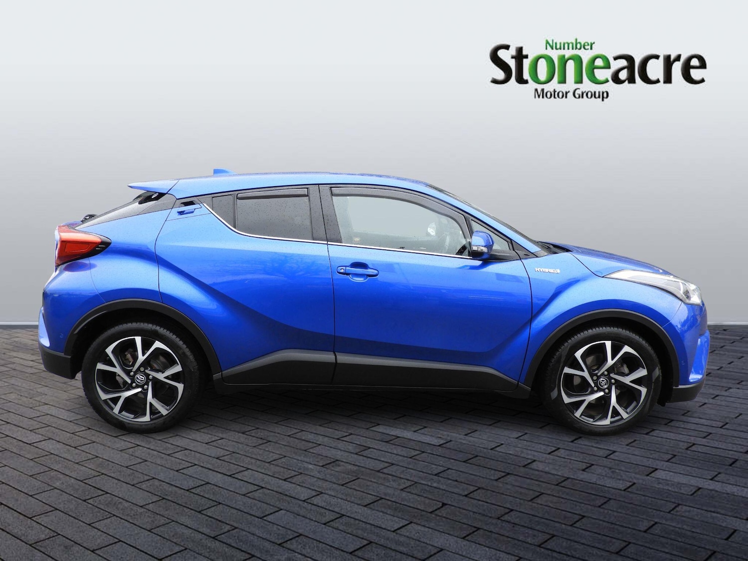 Used Toyota C-HR 2018 for sale - 77538359: Photo 2