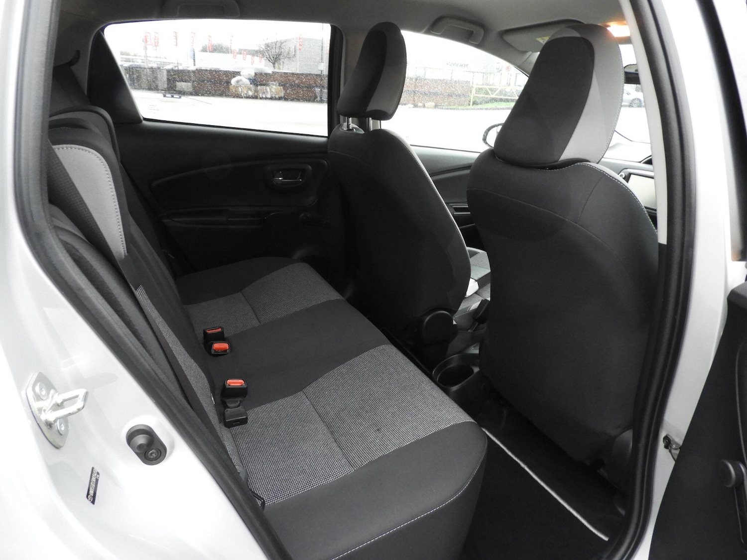 Used Toyota Yaris 2019 for sale - 77267137: Photo 15