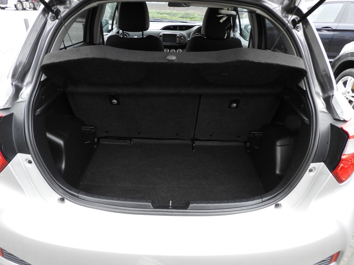 Used Toyota Yaris 2019 for sale - 77267137: Photo 9