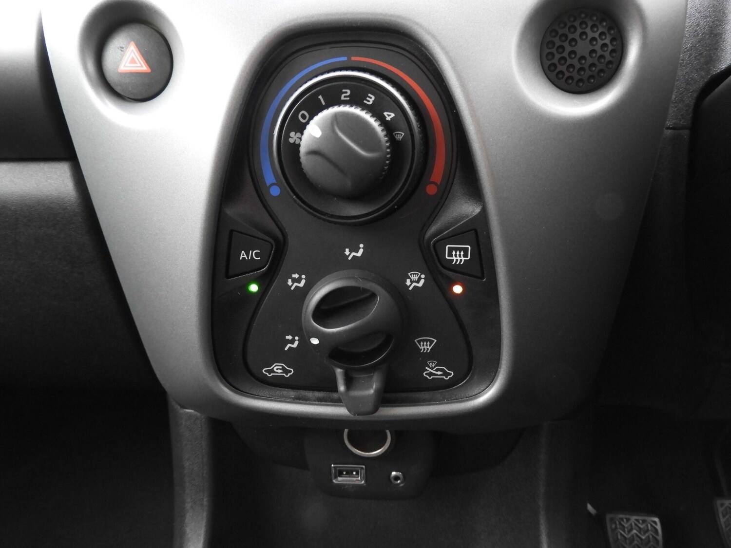 Used Toyota AYGO 2018 for sale - 76388544: Photo 19