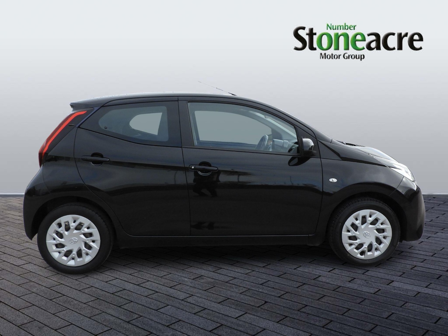 Used Toyota AYGO 2018 for sale - 76388544: Photo 2