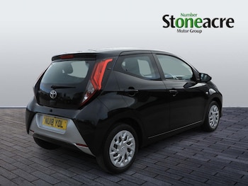 Used Toyota AYGO 2018 for sale - 76388544: Photo