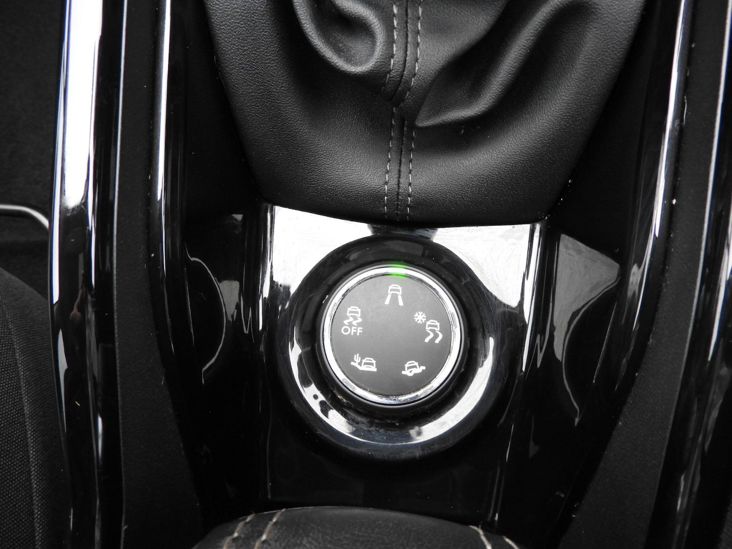 Used Peugeot 2008 2019 for sale - 77290990: Photo 22