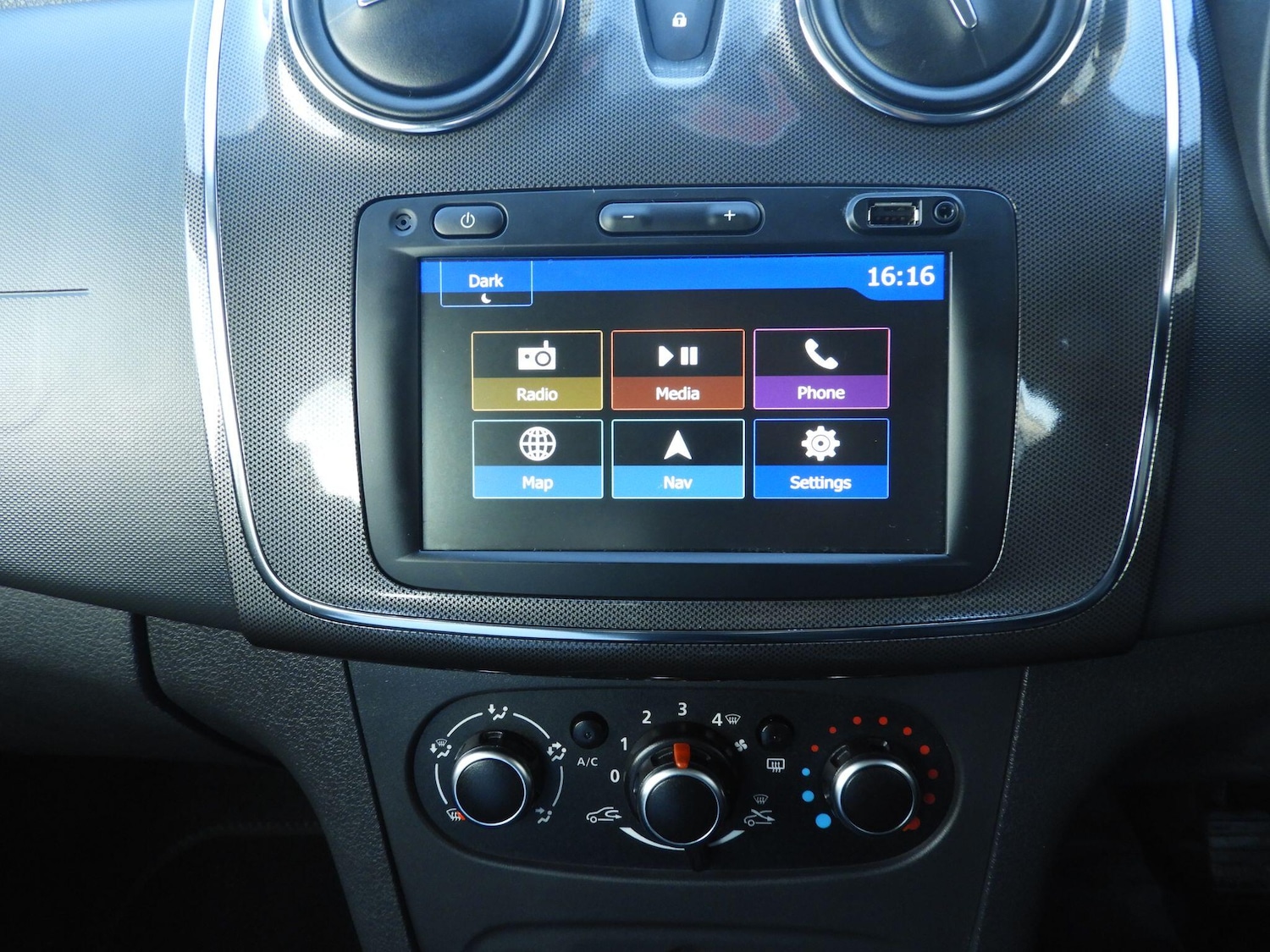 Used Dacia Sandero Stepway 2019 for sale - 76899260: Photo 14