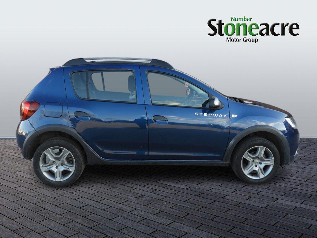 Used Dacia Sandero Stepway 2019 for sale - 76899260: Photo 2