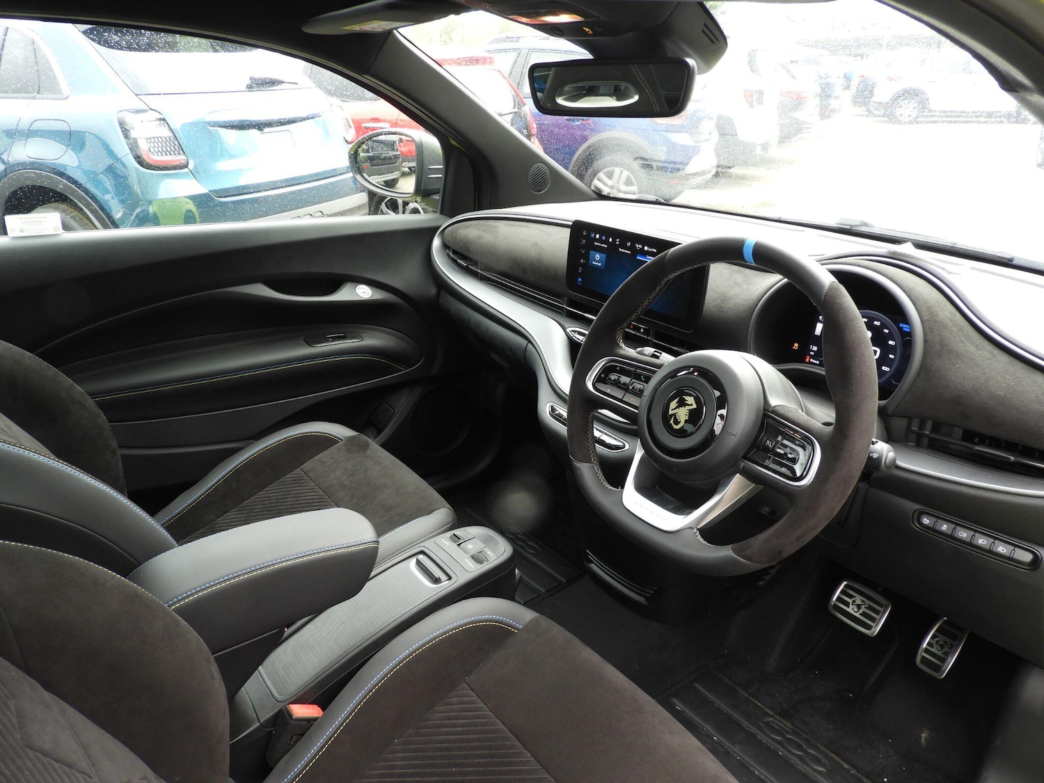 Used Abarth 500 2025 for sale - 76214280: Photo 11